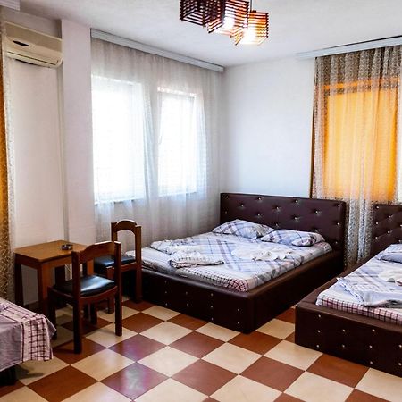 Hotel United Cagllavice Екстериор снимка