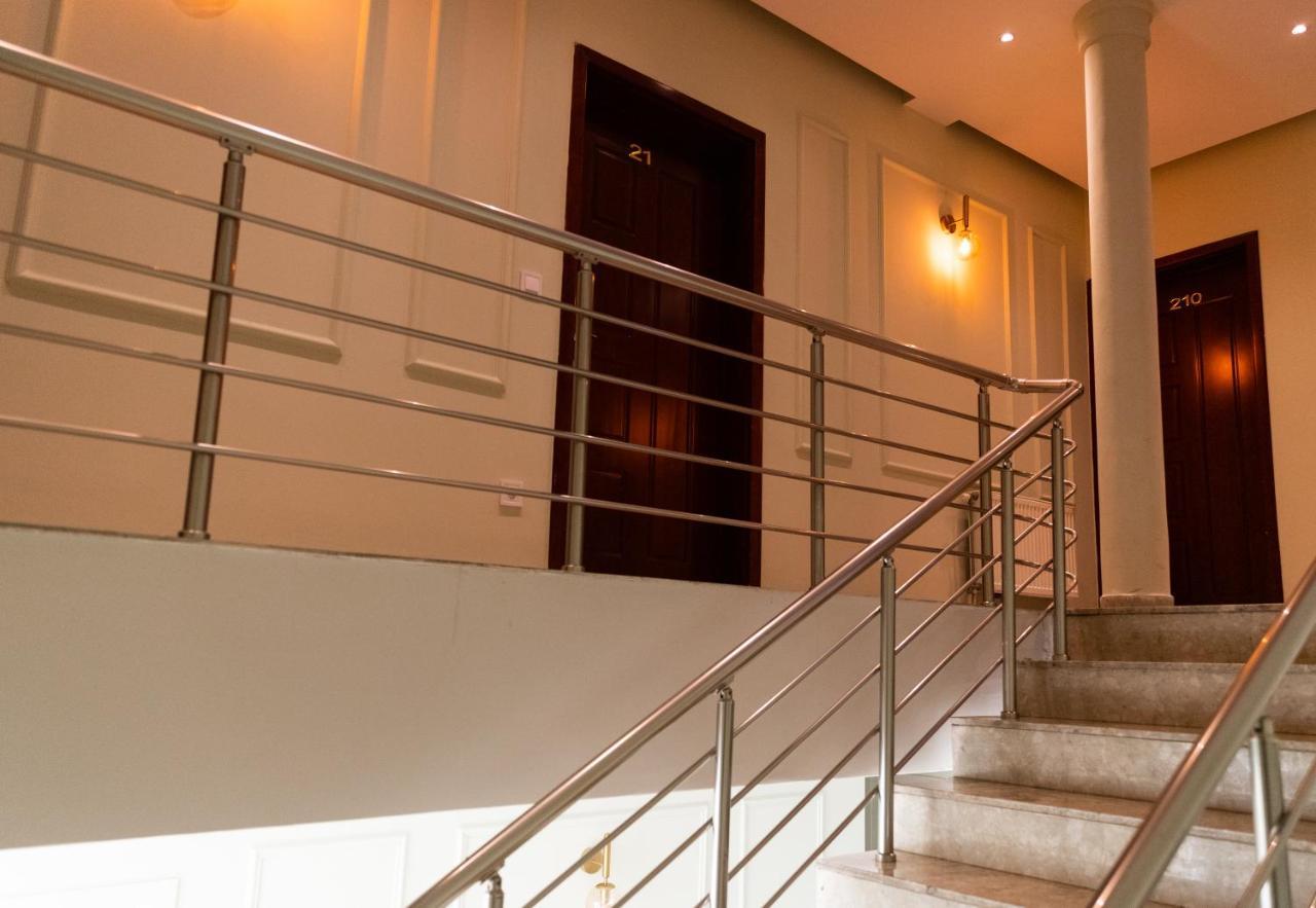 Hotel United Cagllavice Екстериор снимка