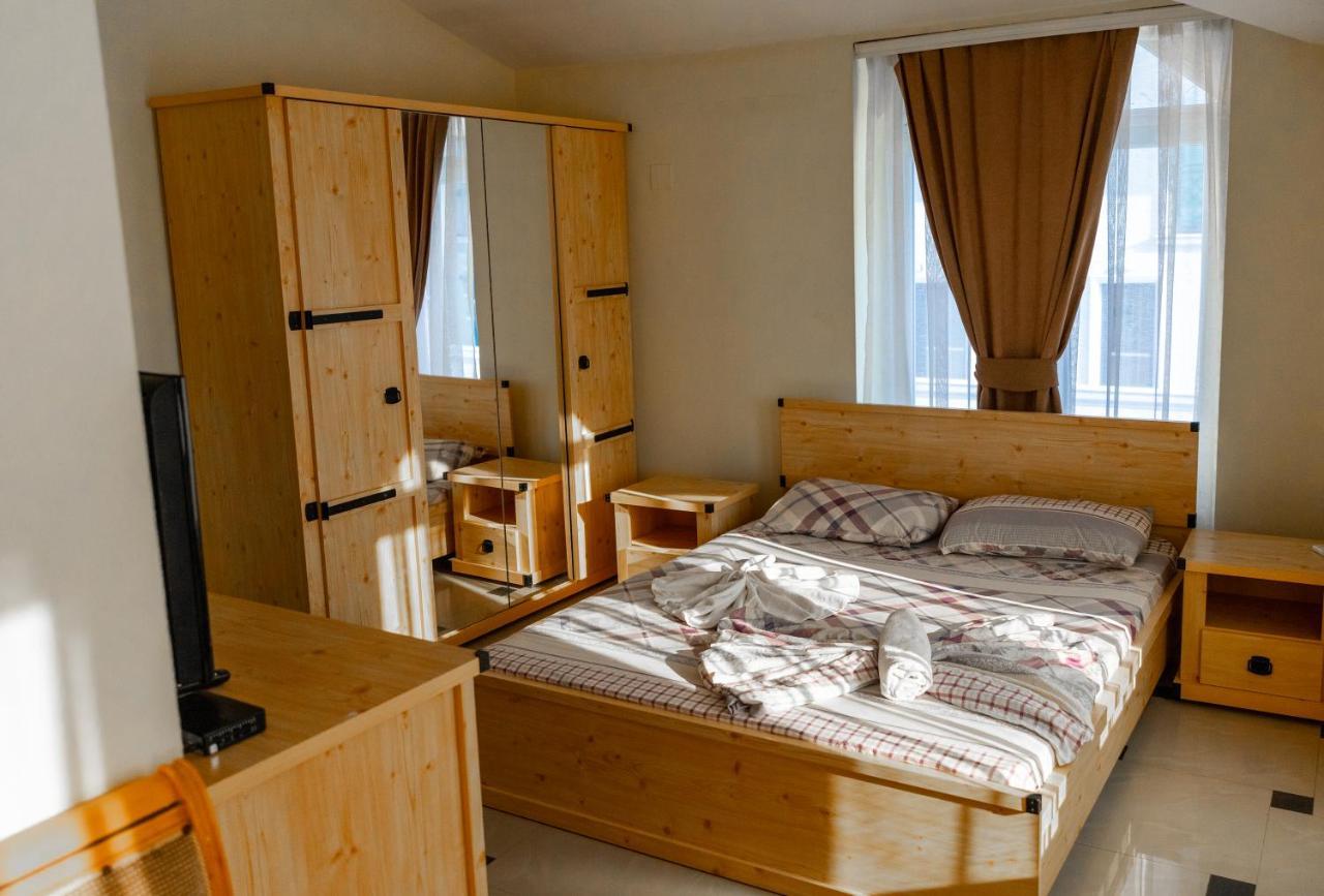 Hotel United Cagllavice Екстериор снимка