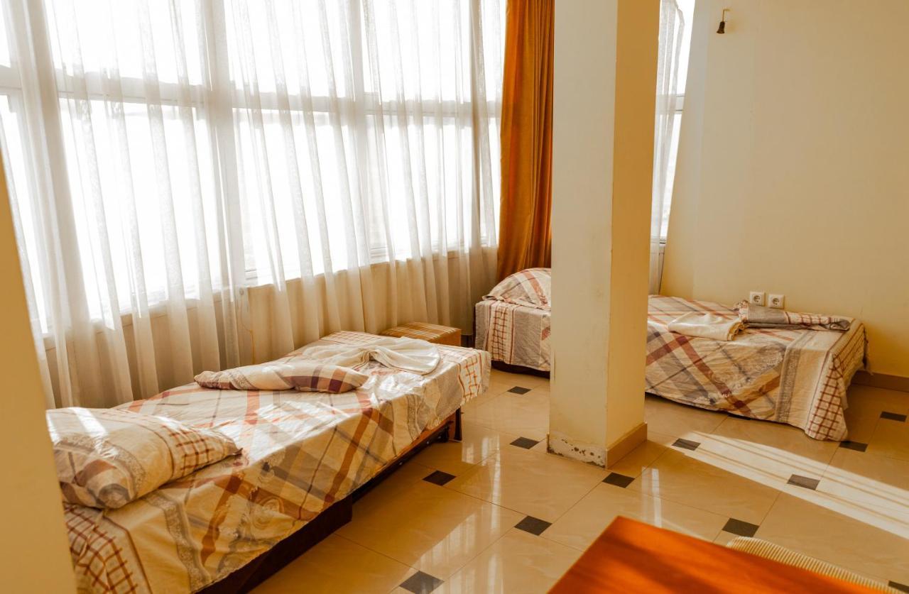 Hotel United Cagllavice Екстериор снимка