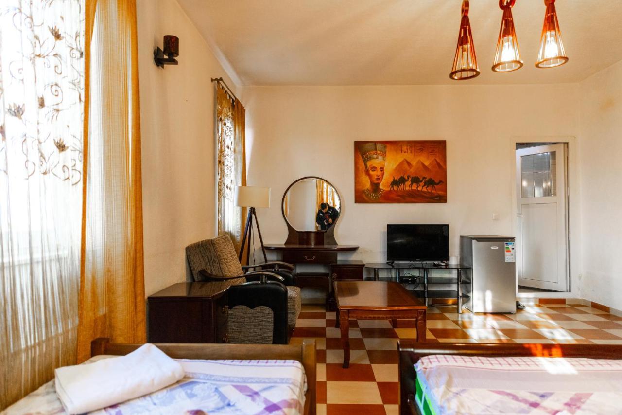 Hotel United Cagllavice Екстериор снимка
