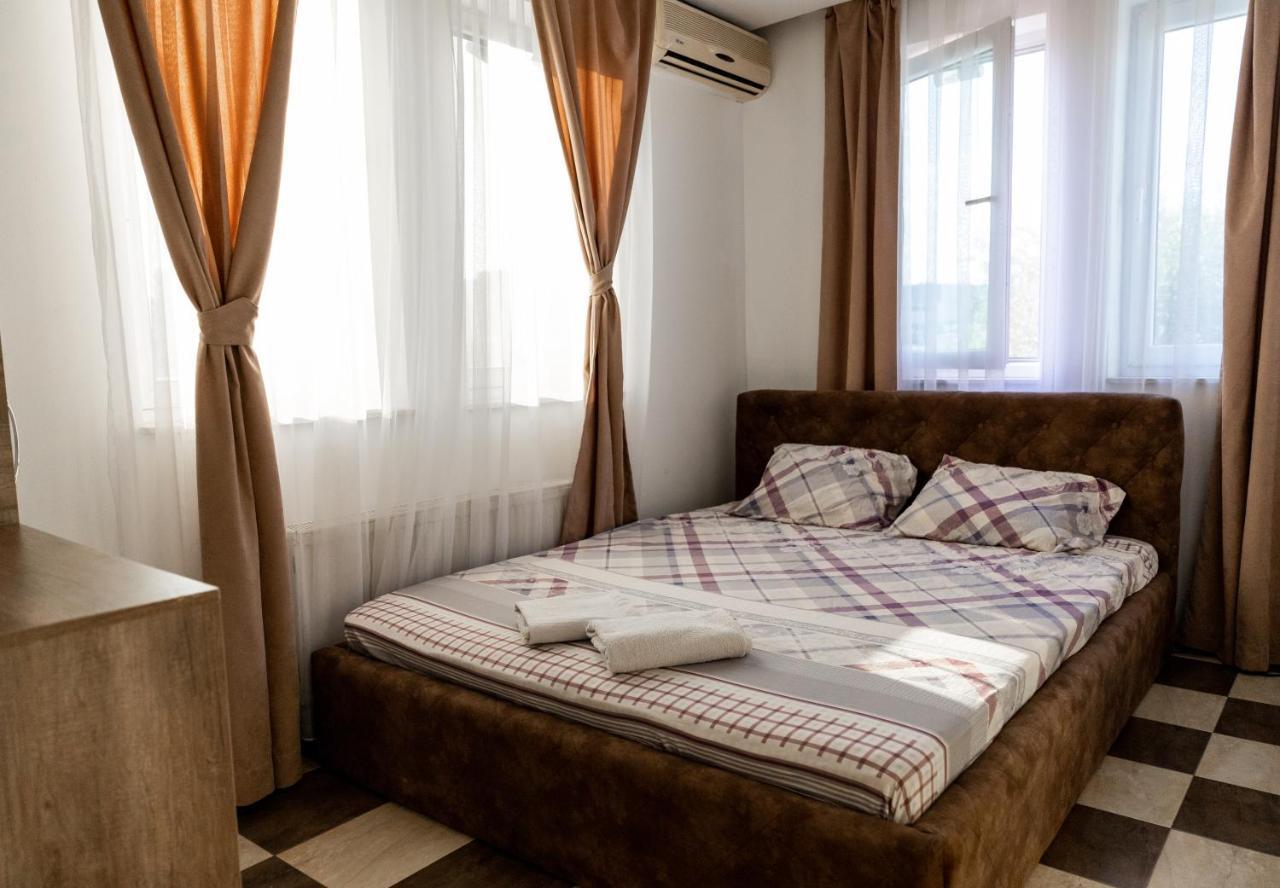 Hotel United Cagllavice Екстериор снимка