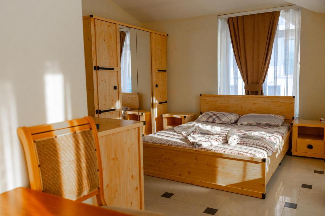 Hotel United Cagllavice Екстериор снимка