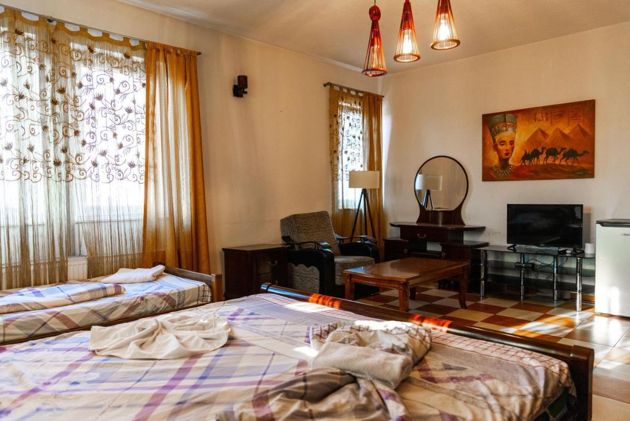 Hotel United Cagllavice Екстериор снимка